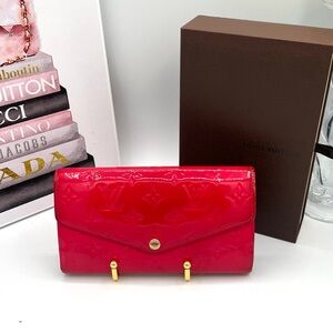 Louis Vuitton Vernis Sarah Wallet w/ COA - Hot Pink